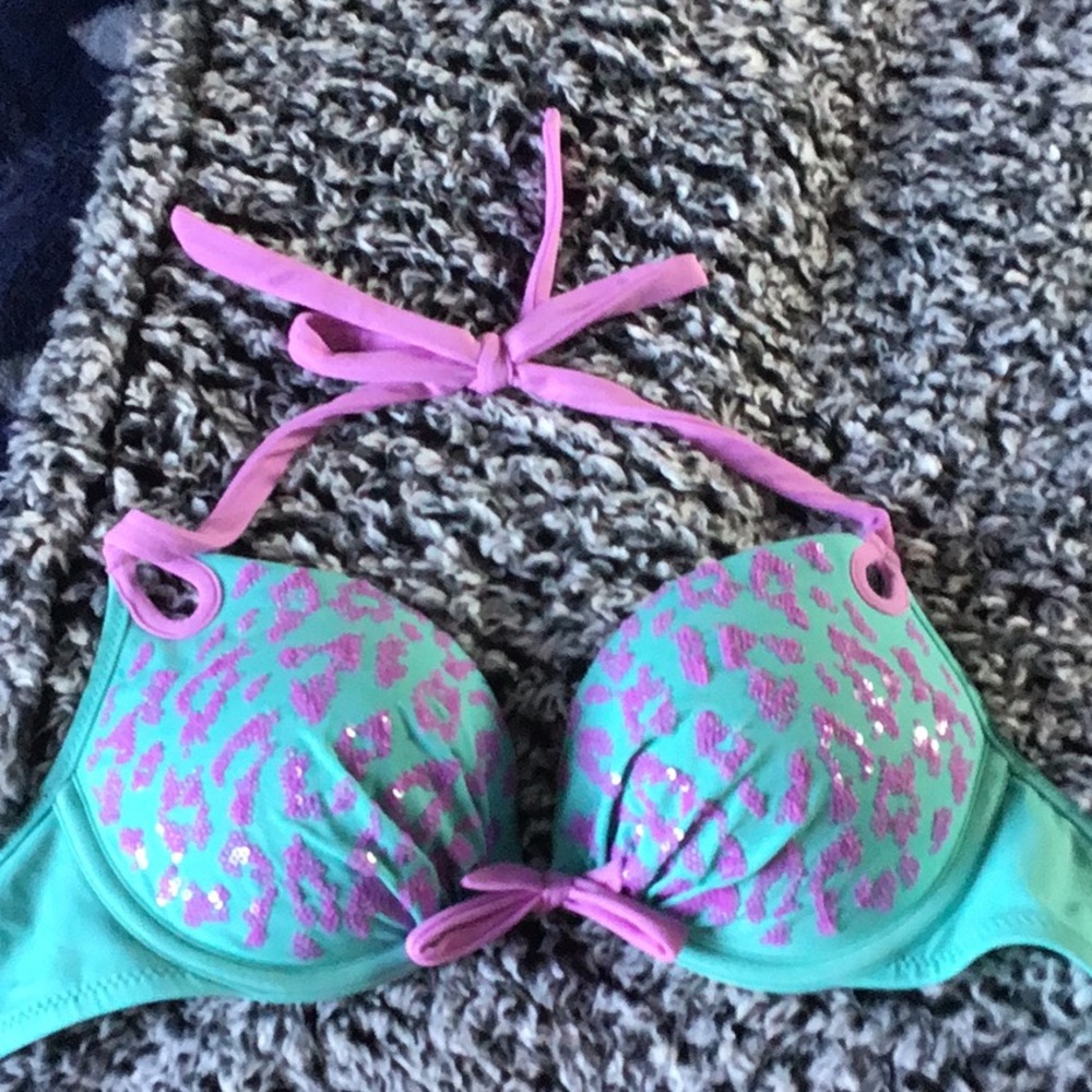 Victoria Secret swimming suit top!